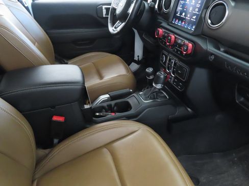 Used 2021 Jeep Wrangler Unlimited Rubicon w/ Uconnect 4C Nav & Sound Group AWD/4WD image 24