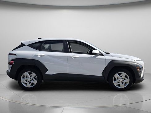 Certified 2026 Hyundai Kona SE FWD image 4