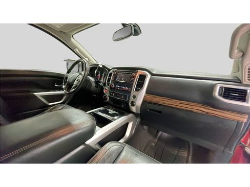 Used 2017 Nissan Titan SL AWD/4WD image 18