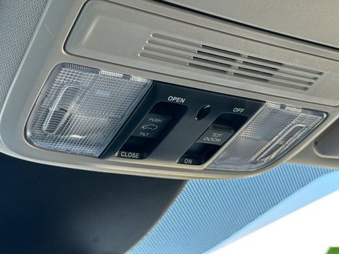 Used 2025 Honda Odyssey EX-L image 25