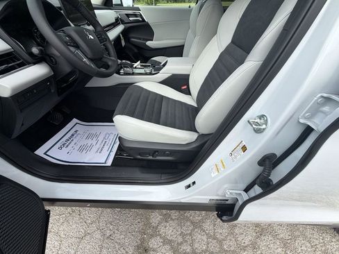 New 2026 Mitsubishi Outlander SE image 12