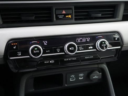 Certified 2025 Honda Pilot Touring image 23