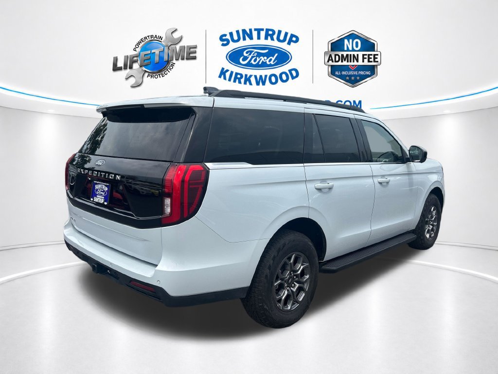 Used 2025 Ford Expedition Active AWD/4WD image 6