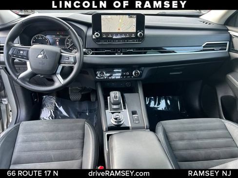 Used 2022 Mitsubishi Outlander SE AWD/4WD image 16