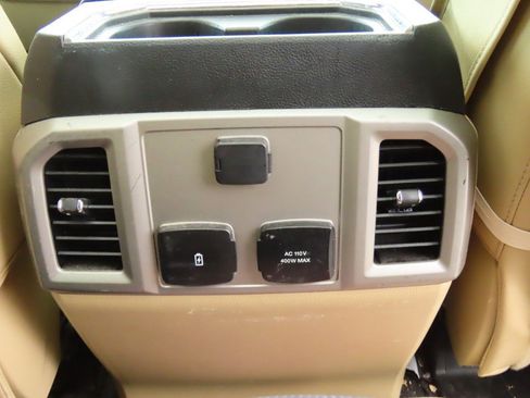 Used 2020 Ford F250 Lariat w/ Lariat Ultimate Package image 12