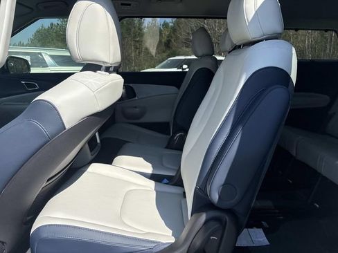 New 2026 Kia Carnival EX FWD image 19