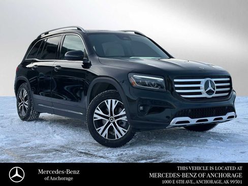 Used 2026 Mercedes-Benz GLB 250 4MATIC image 1