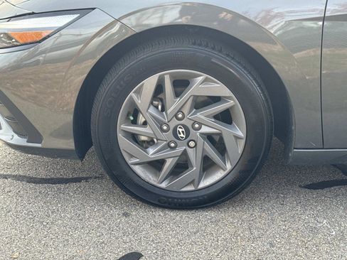 Certified 2024 Hyundai Elantra SEL image 9