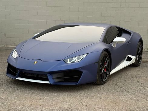 Used 2019 Lamborghini Huracan LP 580-2 RWD image 2