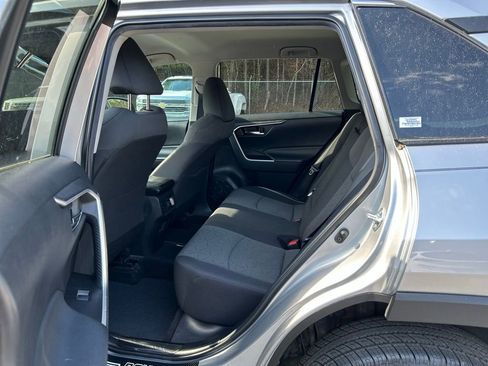Used 2021 Toyota RAV4 XLE image 11