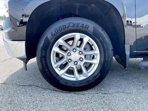 Used 2024 Chevrolet Silverado 1500 LT AWD/4WD image 7