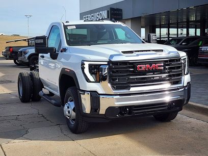New 2026 GMC Sierra 3500 Pro w/ Convenience Package