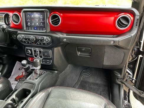 Used 2020 Jeep Gladiator Rubicon AWD/4WD image 37