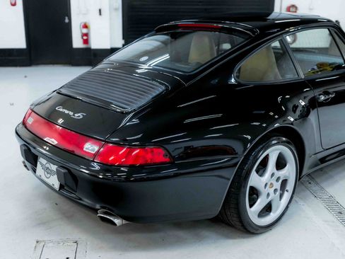 Used 1998 Porsche 911 Carrera 4S image 31