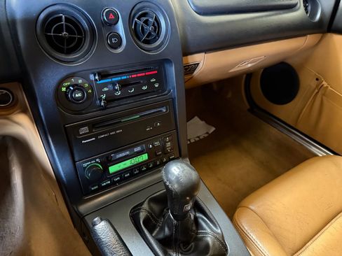 Used 1997 MAZDA MX-5 Miata STO-Edition Convertible 2D image 12