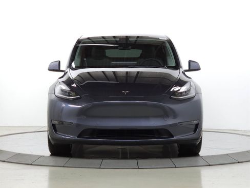Used 2021 Tesla Model Y Long Range AWD/4WD image 2