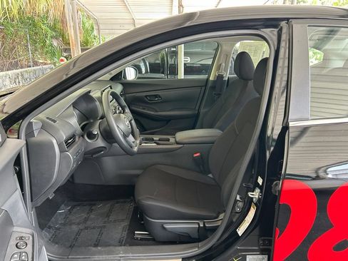 Certified 2025 Nissan Sentra S FWD image 14