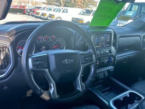 Used 2021 Chevrolet Silverado 1500 LT Trail Boss w/ Convenience Package II image 12