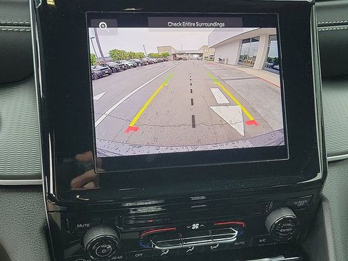 New 2025 Jeep Grand Cherokee Laredo X image 9