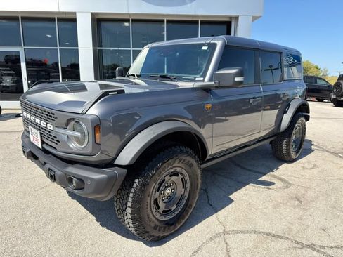 Used 2025 Ford Bronco Badlands AWD/4WD image 3