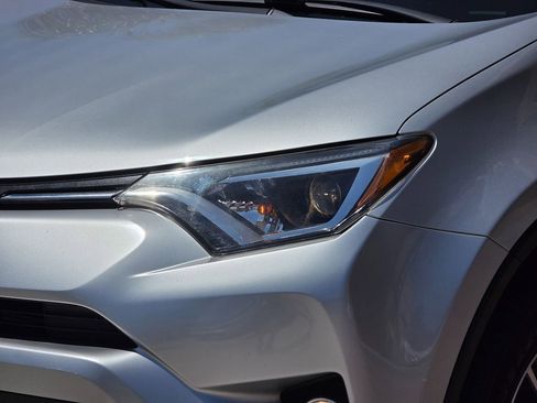 Used 2016 Toyota RAV4 XLE AWD/4WD image 6