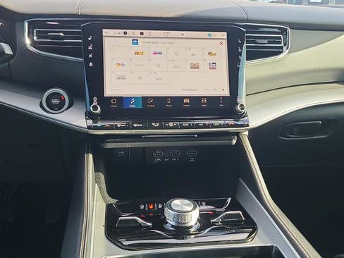 New 2026 Jeep Grand Wagoneer Limited image 23