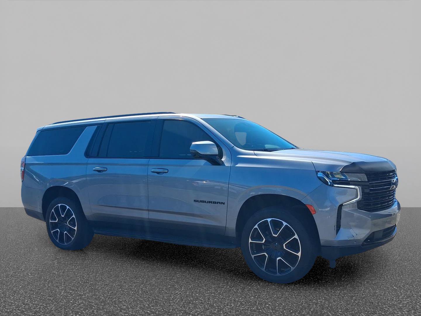 Used 2024 Chevrolet Suburban RST w/ Sport Performance Package AWD/4WD image 2