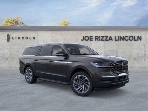 New 2026 Lincoln Navigator L Premier AWD/4WD image 7