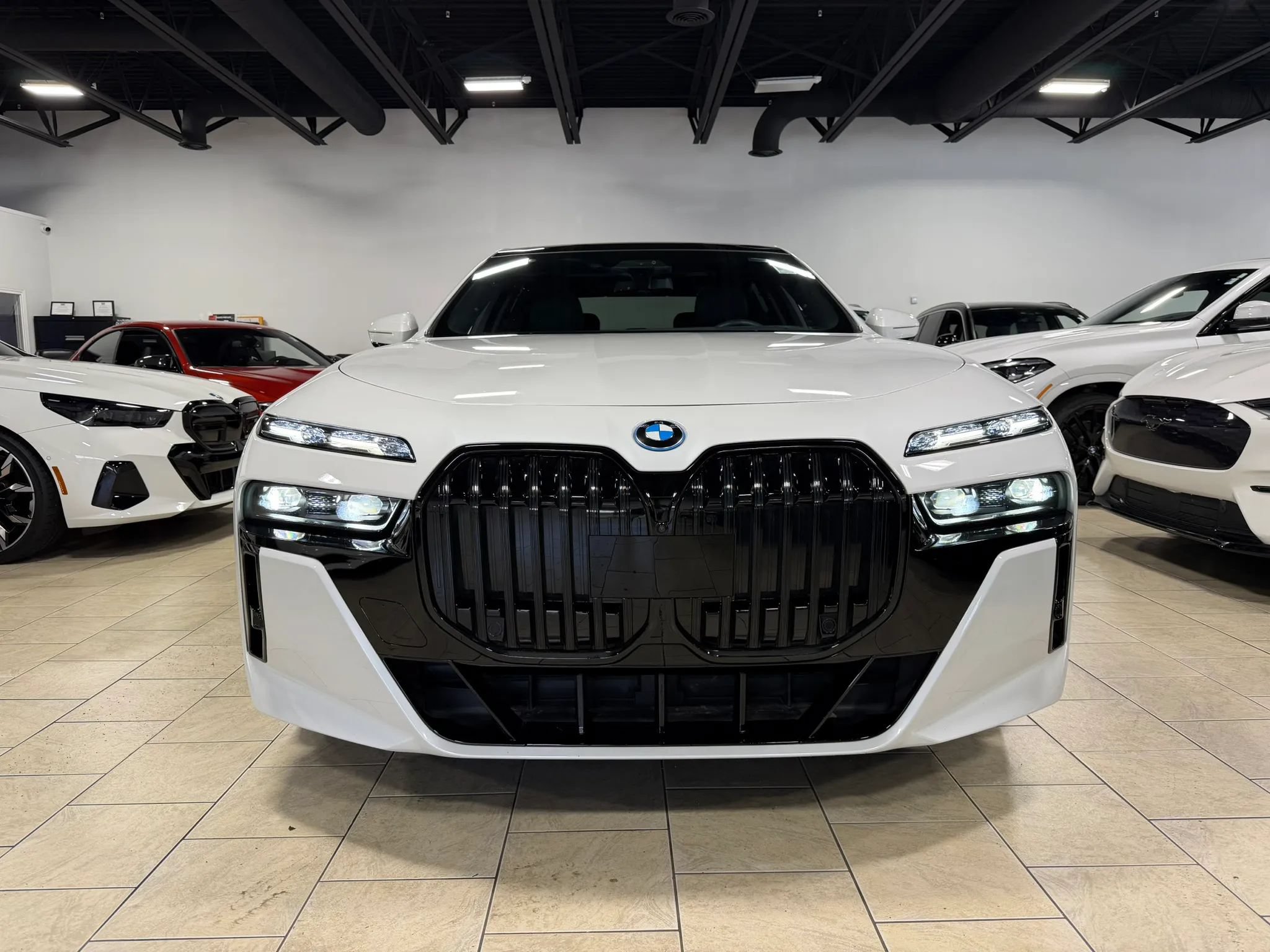 Used 2024 BMW i7 xDrive60 w/ Executive Package AWD/4WD image 10