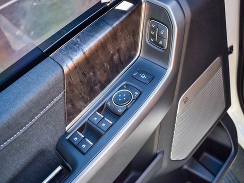 Used 2024 Ford F350 Lariat w/ Lariat Ultimate Package image 19