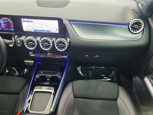 Used 2025 Mercedes-Benz GLA 250 4MATIC image 41