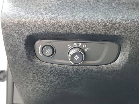 Used 2023 Chevrolet Traverse Premier AWD/4WD image 9
