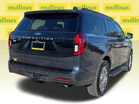Certified 2025 Ford Expedition Active image 10
