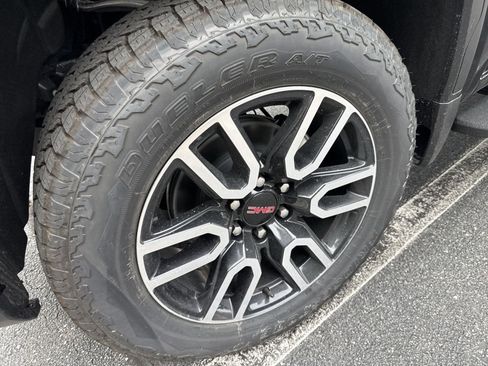 New 2026 GMC Sierra 1500 AT4 w/ AT4 Premium Package AWD/4WD image 11