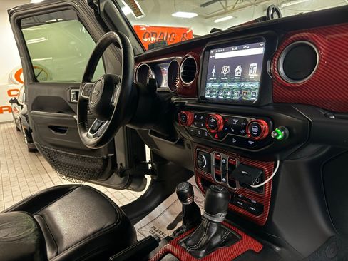Used 2018 Jeep Wrangler Unlimited Sahara image 23
