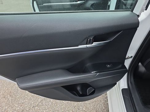 Used 2019 Toyota Camry XSE FWD image 16