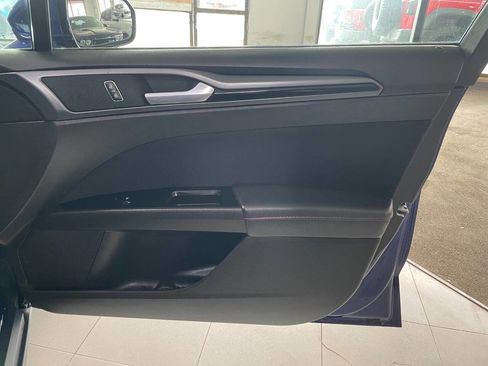 Used 2014 Ford Fusion SE w/ Equipment Group 201A image 27