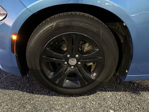 Used 2018 Dodge Charger SXT image 10