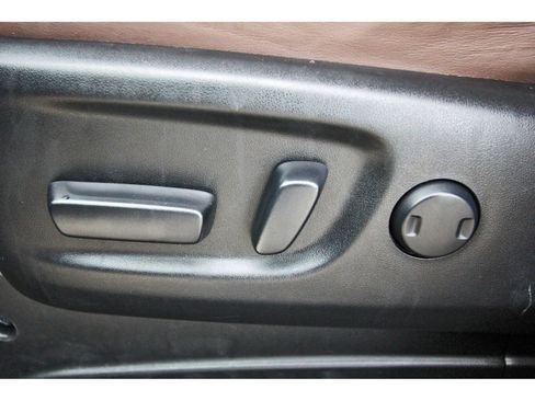 Used 2015 Toyota Sienna Limited Premium FWD image 29
