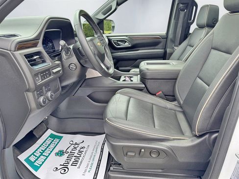 Used 2023 Chevrolet Tahoe Premier w/ Premium Package 2 AWD/4WD image 17