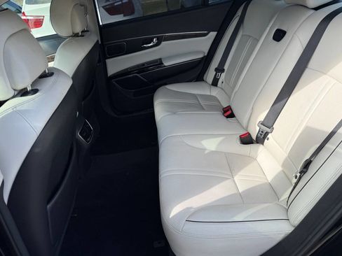 Used 2015 Kia K900 Luxury image 10