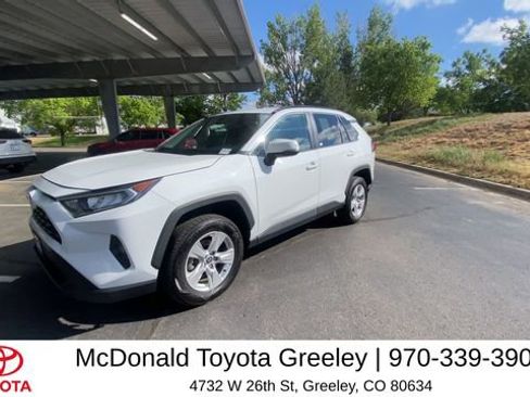 Used 2021 Toyota RAV4 XLE AWD/4WD image 5