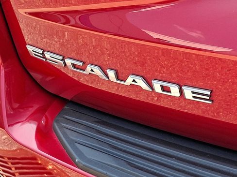 Used 2023 Cadillac Escalade Premium Luxury AWD/4WD image 30