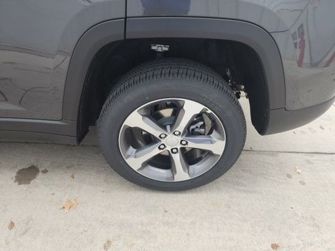 New 2025 Jeep Grand Cherokee Limited image 29