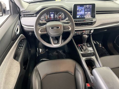 Used 2022 Jeep Compass Latitude image 20