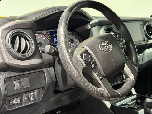 Used 2021 Toyota Tacoma TRD Off-Road AWD/4WD image 16