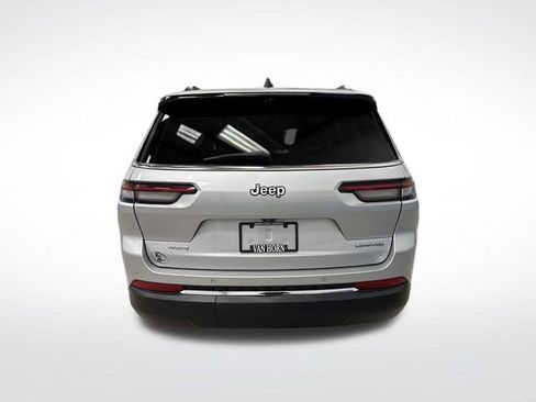 Used 2023 Jeep Grand Cherokee L Limited w/ Luxury Tech Group II image 14