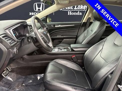 Used 2017 Ford Fusion Titanium FWD image 9