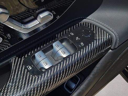 Used 2022 Mercedes-Benz SL 63 AMG 4MATIC image 25