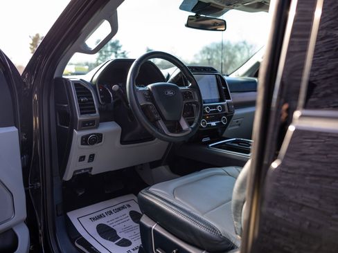 Used 2022 Ford F450 Limited w/ FX4 Off-Road Package image 25